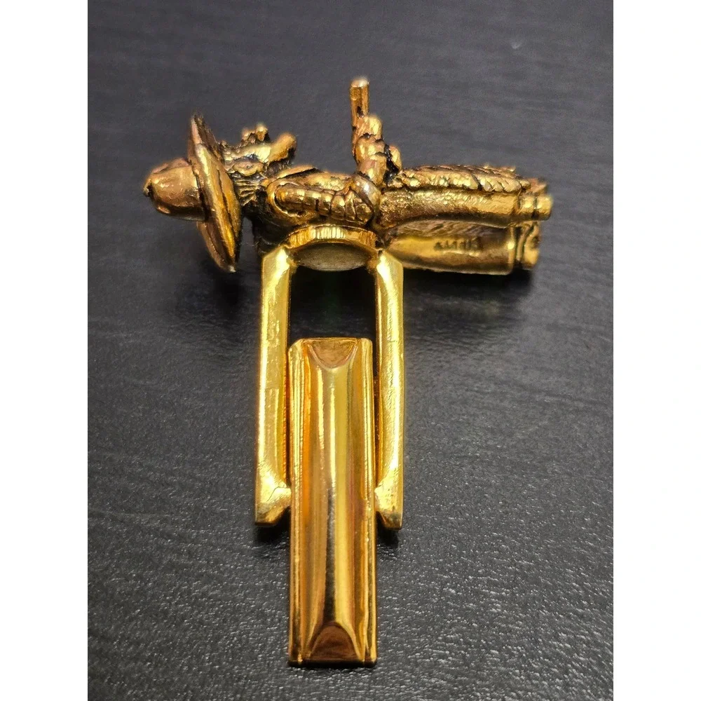 Vintage Gunfighter Cowboy Cuff Links Gold Tone